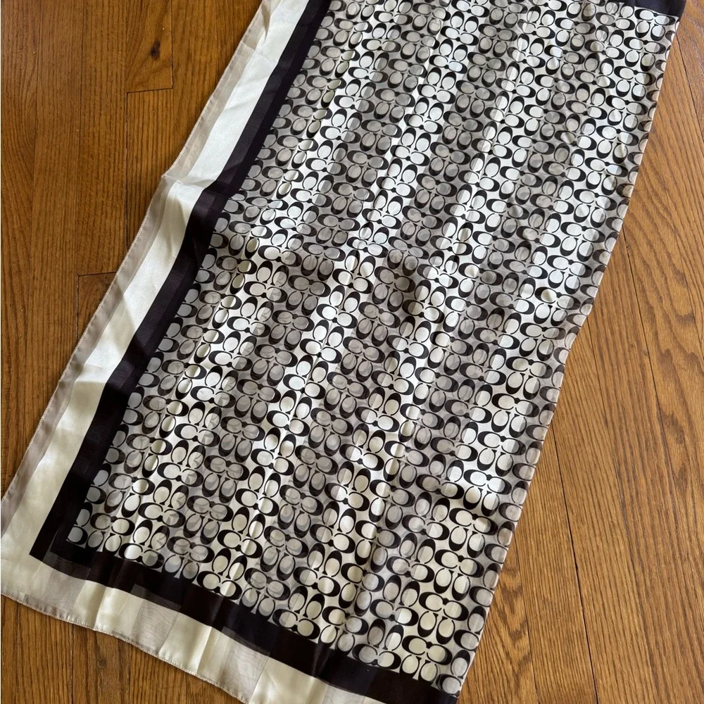 Designer style Scarf - Picture 4 of 4